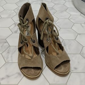 Steve Madden Lace Up Heel